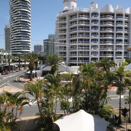Aruba Beach Resort Broadbeach Buitenkant foto